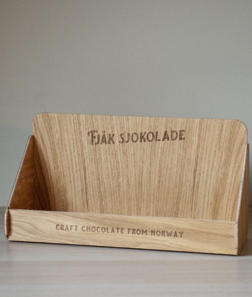 Display in Oak Veneer